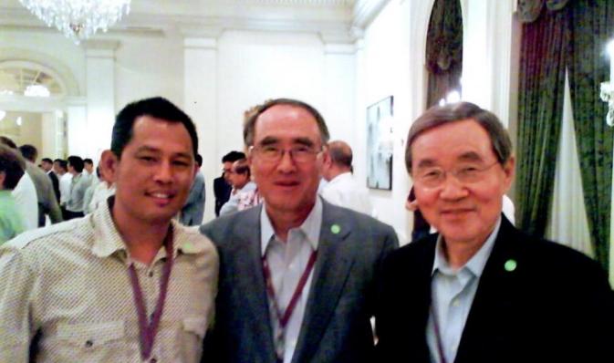 Zarni with two S Korean friends Shangri-La Dialogue 2007